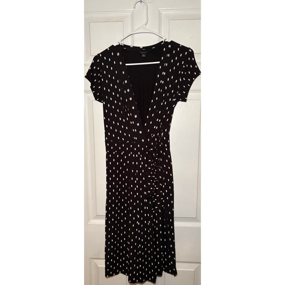 Ann Taylor patterned‎ wrap dress v neck black and white size 0